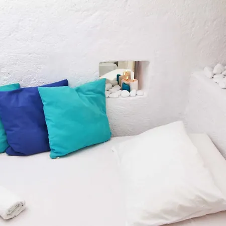 Holiday home Blu Bianco Cave House By Sv *