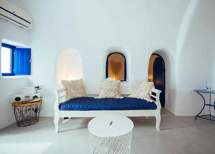 Blu Bianco Cave House By Sv *