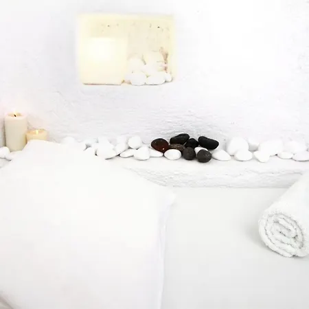 Blu Bianco Cave House By Sv בית נופש