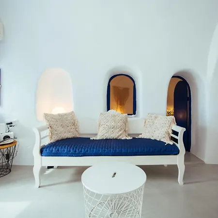 Blu Bianco Cave House By Sv *